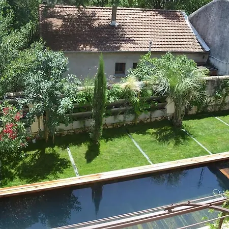 Contemporaine Villa Nimes
